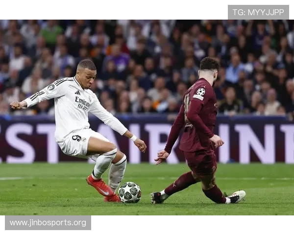 豪门以天价转会费再度狙击姆巴佩巅峰对决经典戏码再度震撼上演